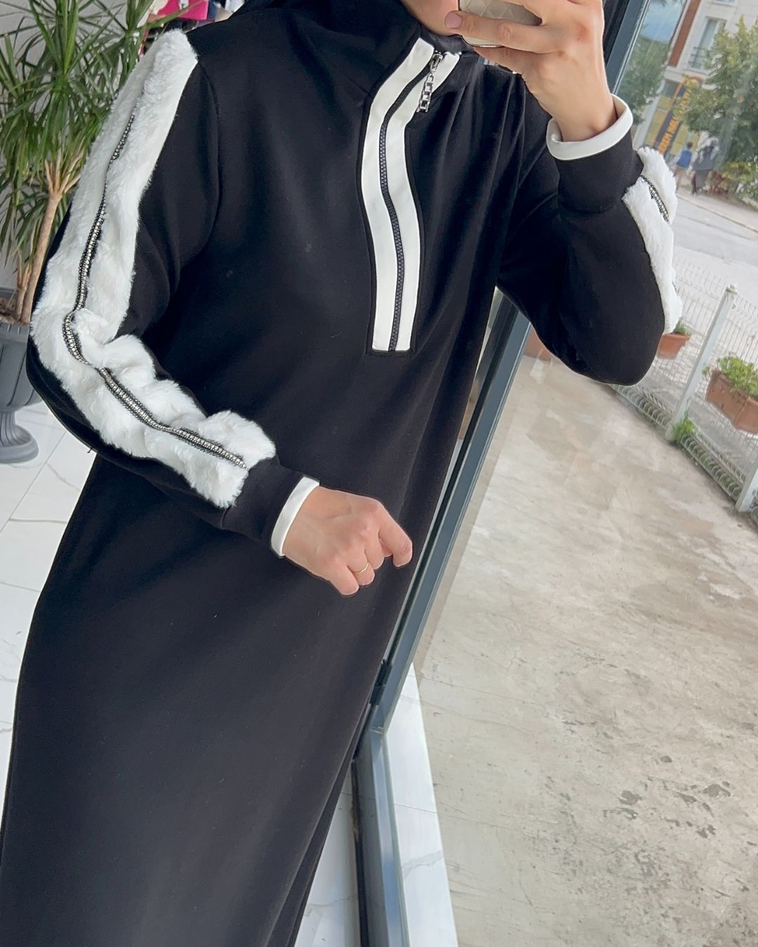 Levidor-Boğazlı sweat elbise