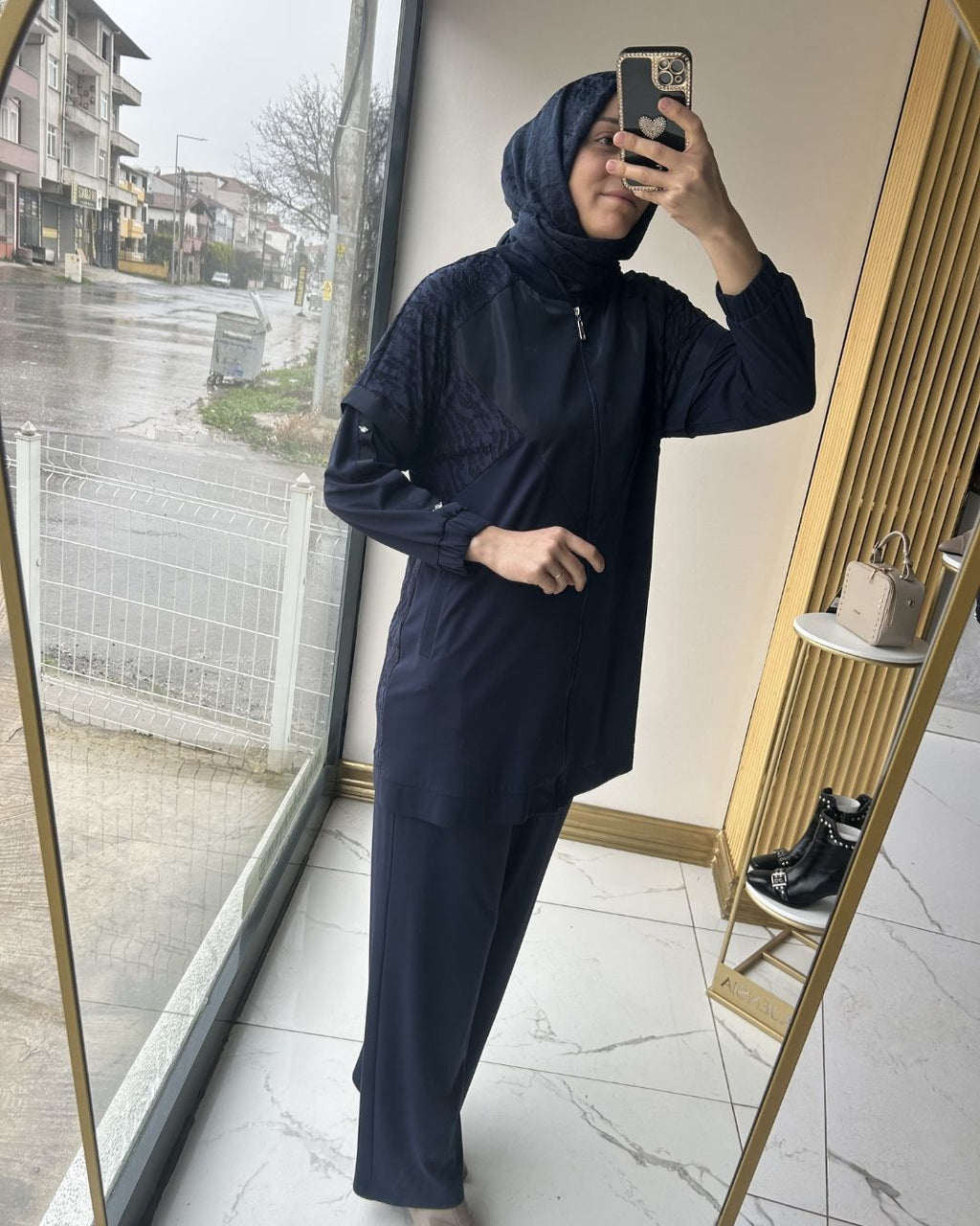 SOLİS- BROŞLU TAKIM