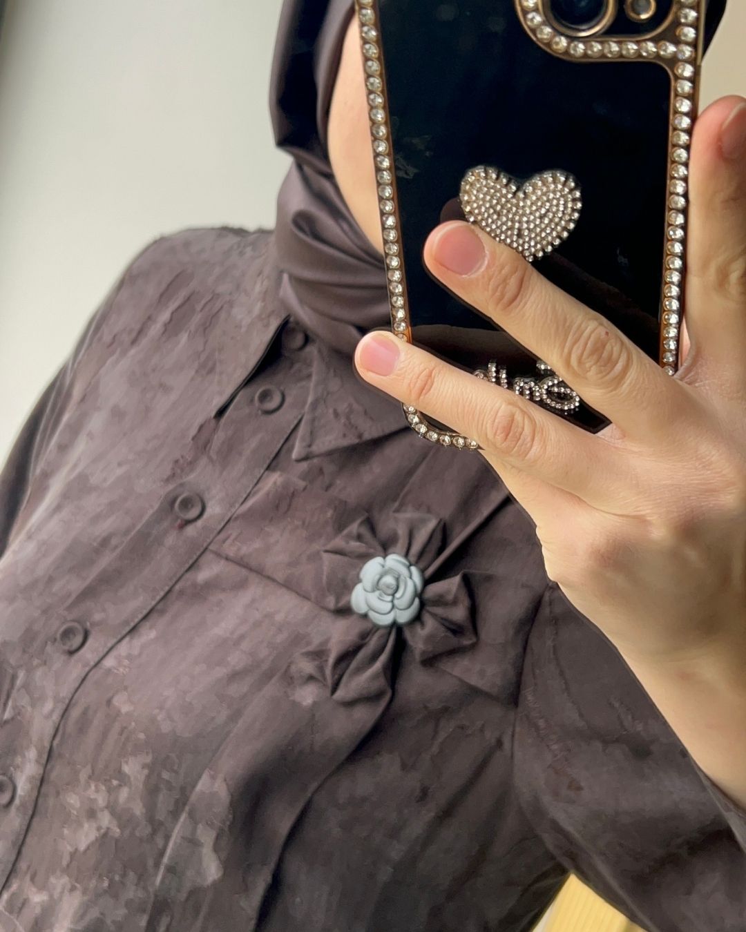 LİSSMORE- ÇİÇEK BROŞLU ELBİSE