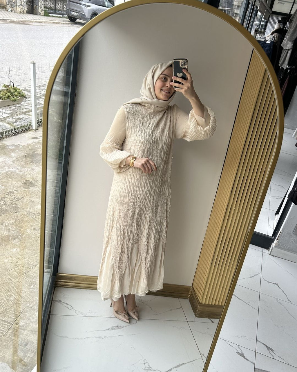 İTHAL- ÇİÇEK BONCUKLU ELBİSE